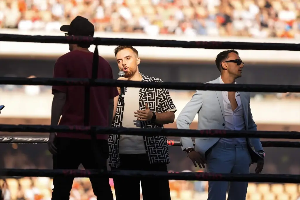 Ibai sobre el ring de La Velada del Año