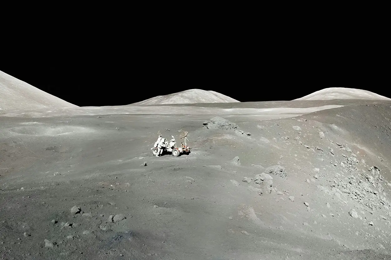Jeff Bezos apuesta por colonizar la Luna y Blue Origin abandona el turismo espacial para centrarse en esta nueva misión Jeff Bezos apuesta por colonizar la Luna y Blue Origin abandona el turismo espacial para centrarse en esta nueva misión
