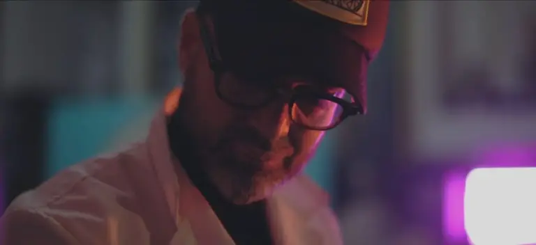 Jesús Arrué, el artista valenciano del grafiti de Bowie que conquistó a Madonna, llega a Madrid