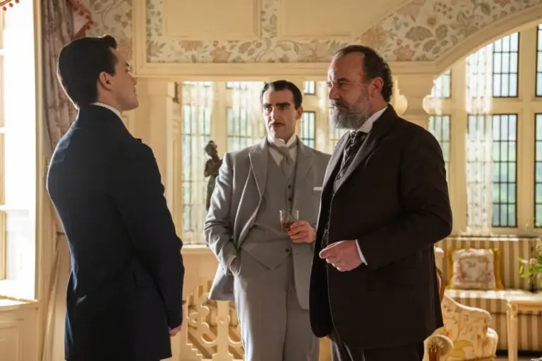 Un nuevo personaje aterriza en 'La Promesa' para sacudir a Alonso y Lorenzo