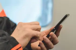 La Unión Europea pone fin a muchos de los anuncios típicos que veías en el móvil con nuevas normas de publicidad digital