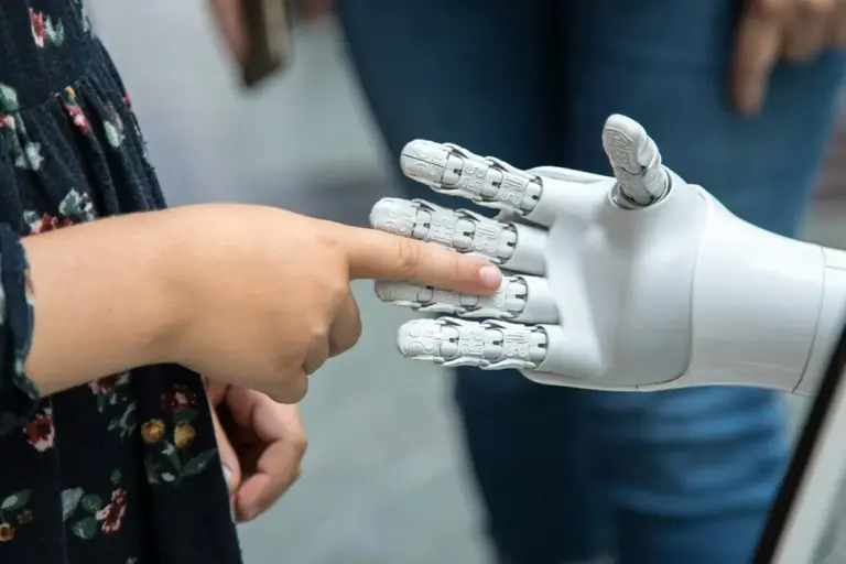 La estrategia de Tesla gira ahora en torno al robot Optimus tras dejar atrás parte de su gama de coches de lujo