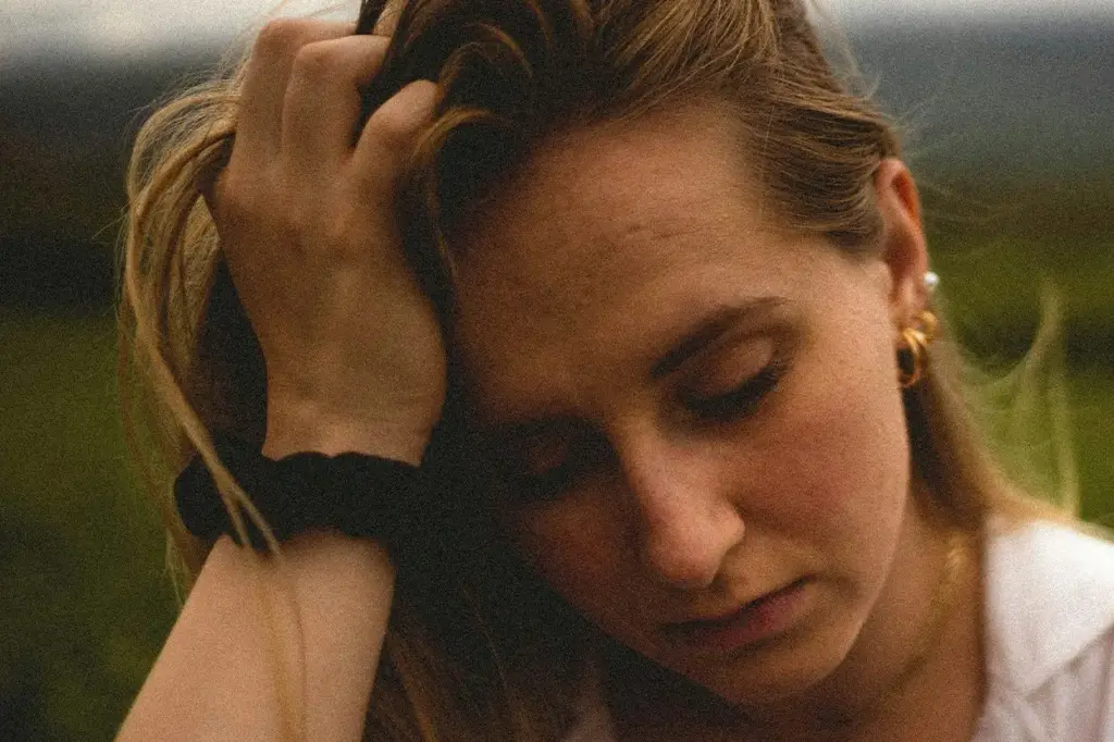 La famosa idea de Friedrich Nietzsche destaca la importancia de tener un sentido profundo para resistir las dificultades