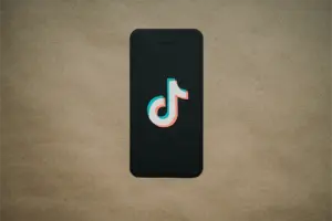 Las autoridades alertan de estafas en TikTok basadas en descuentos falsos que capturan datos de pago