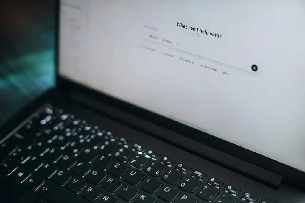 Las críticas de Elon Musk a ChatGPT se centran en los riesgos que, según él, puede tener la IA para los jóvenes más vulnerables