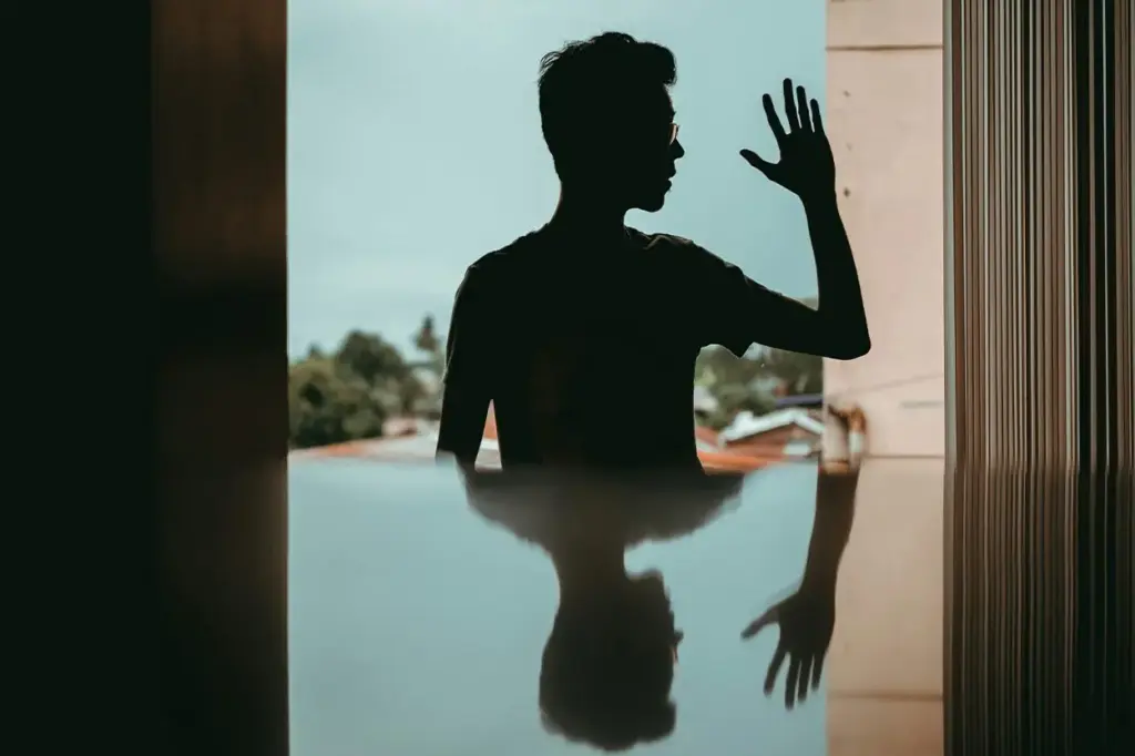 Las ideas de Byung-Chul Han destacan la importancia de reducir el ruido exterior para poder escucharse por dentro