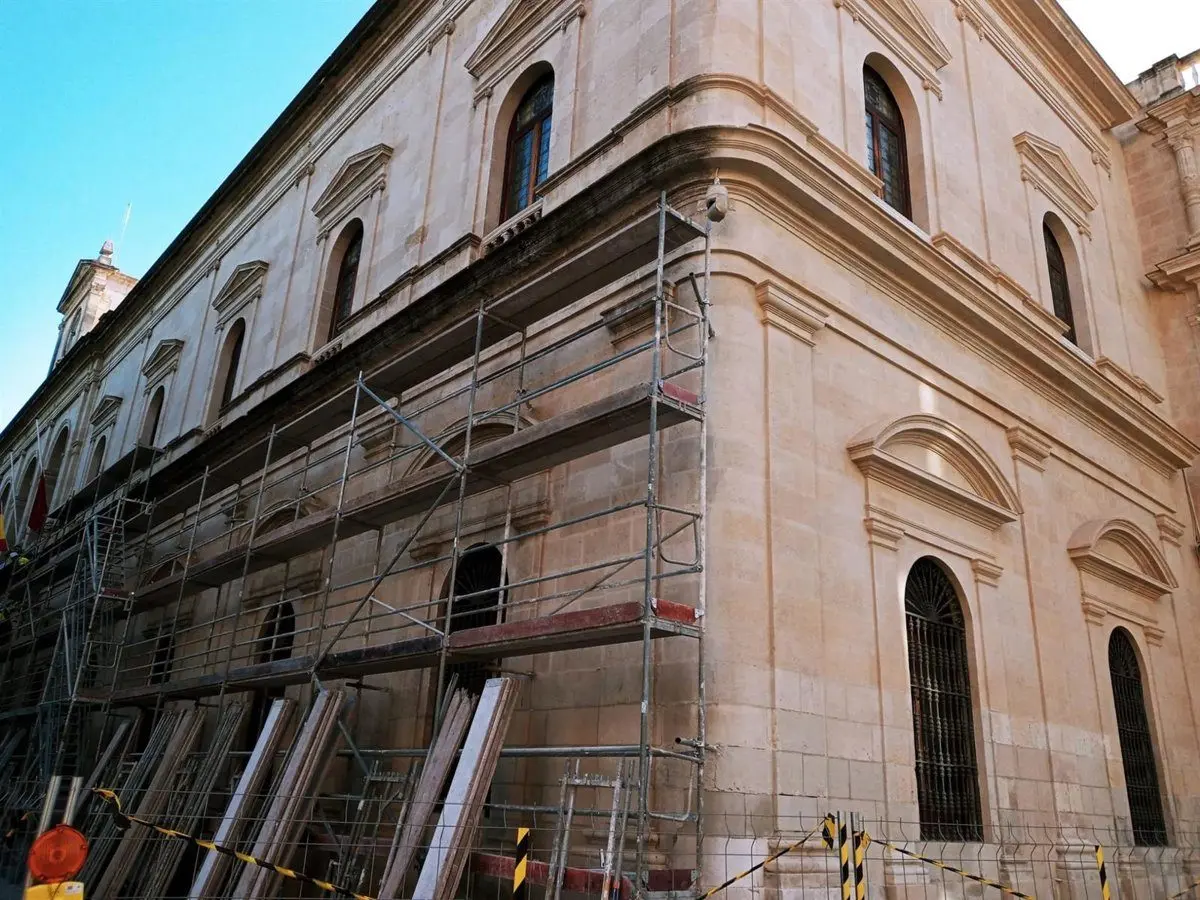 Las obras pedidas por vecinos mayores de 70 años son obligatorias sin acuerdo previo, según la OCU 1 obras accesibilidad comunidad propietarios