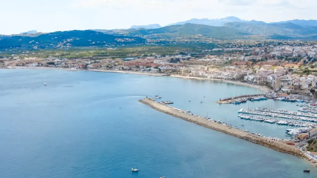 Escapadas de un día desde Alicante: los pueblos que no te puedes perder 4 Panoramica de La Cala Granadella