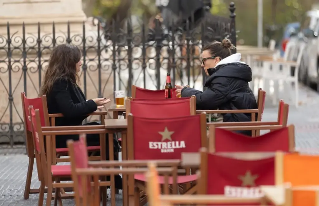 El INE destapa que el gasto de los españoles ahora se ha desplazado a los restaurantes y la vivienda 2 Restaurantes y ocio: menos culpa, más necesidad