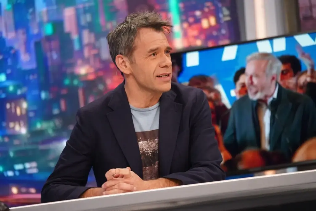 Risas nerviosas y una excusa basada en una serie