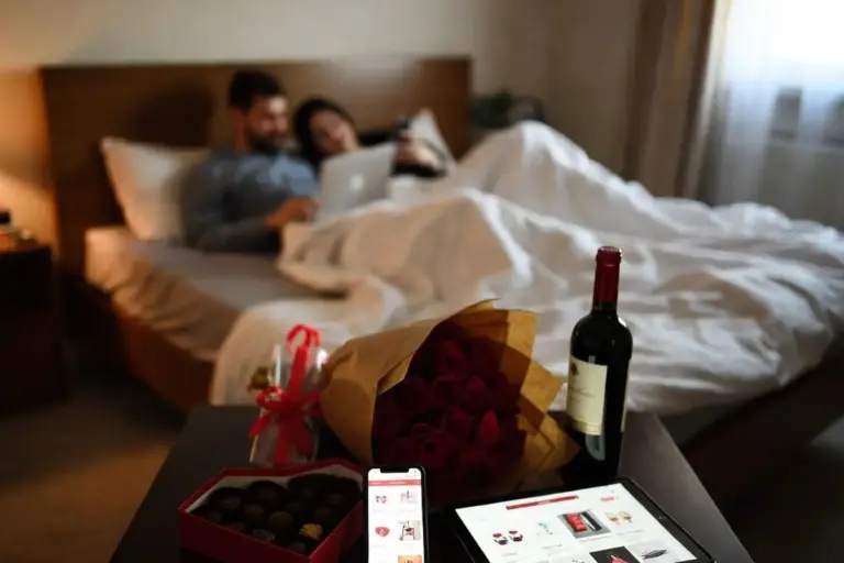 Un San Valentín de bolsillos ajustados y españoles que prefieren el móvil a sus parejas