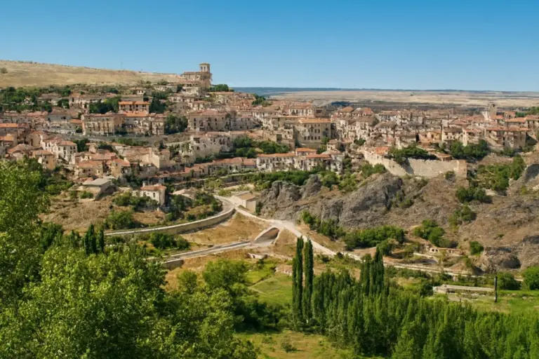 Deja de ir a Segovia: este pueblo tiene el mejor asado y no tiene colas