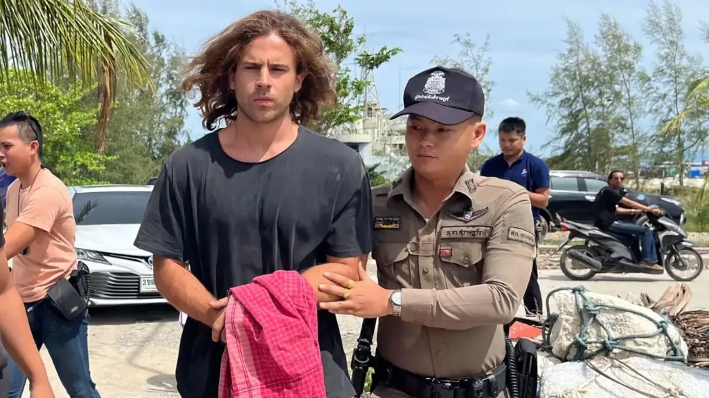 "Una mujer española ha intentado visitarlo": Daniel Sancho recibe cartas de admiradores desesperados mientras espera su sentencia 1 Silvia Bronchalo rompe su silencio sobre Daniel Sancho en 'De Viernes': “Tengo que priorizar la vida de mi hijo a mis principios”