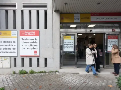 Trabajar y seguir cobrando el paro ya es posible. hasta 480 euros extra al mes Trabajar y seguir cobrando el paro ya es posible: hasta 480 euros extra al mes