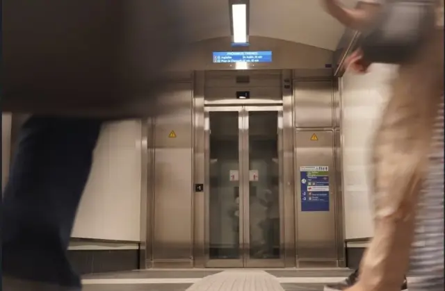 ¿Tu comunidad puede decir 'no' a las bicis en el ascensor? La Ley de Propiedad Horizontal afecta a todos los vecinos