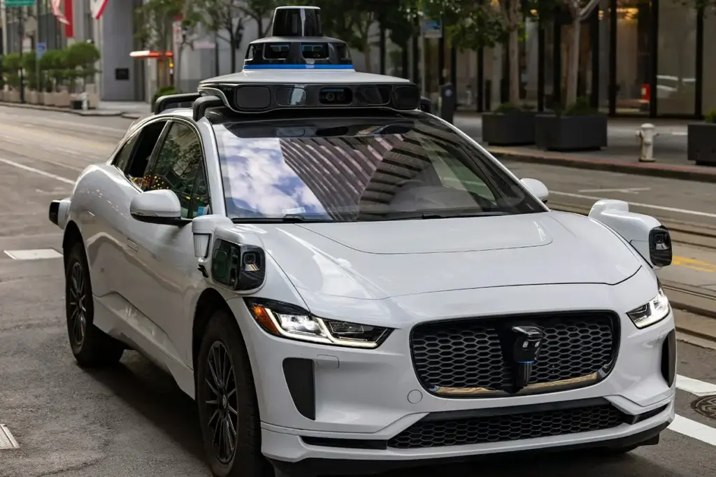 Uber presenta su primer robotaxi autónomo en una fase de pruebas reales en ciudad