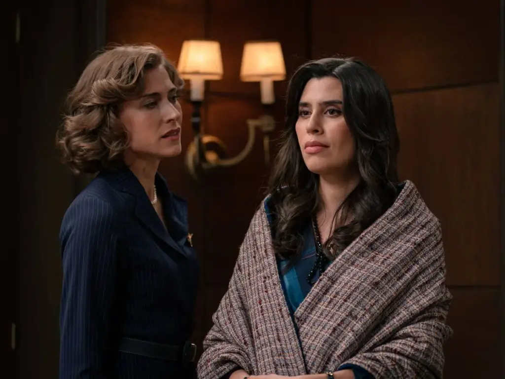 Un destino falso y la huida real a París dejan a 'Sueños de libertad' sin su antagonista