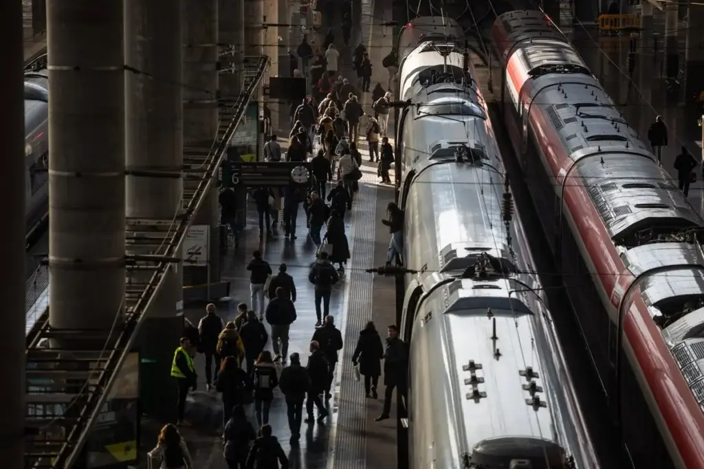 Viajeros trenes renfe huelga