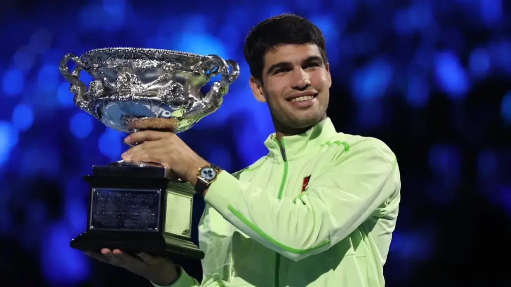 Carlos Alcaraz completa el Grand Slam y rompe un récord histórico de 78 años Fuente: Agencias