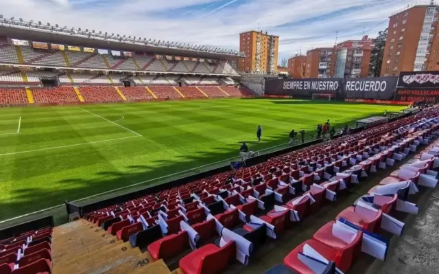 El desastre eterno del Rayo Vallecano: éxito en Europa, abandono en casa y 30 millones perdidos