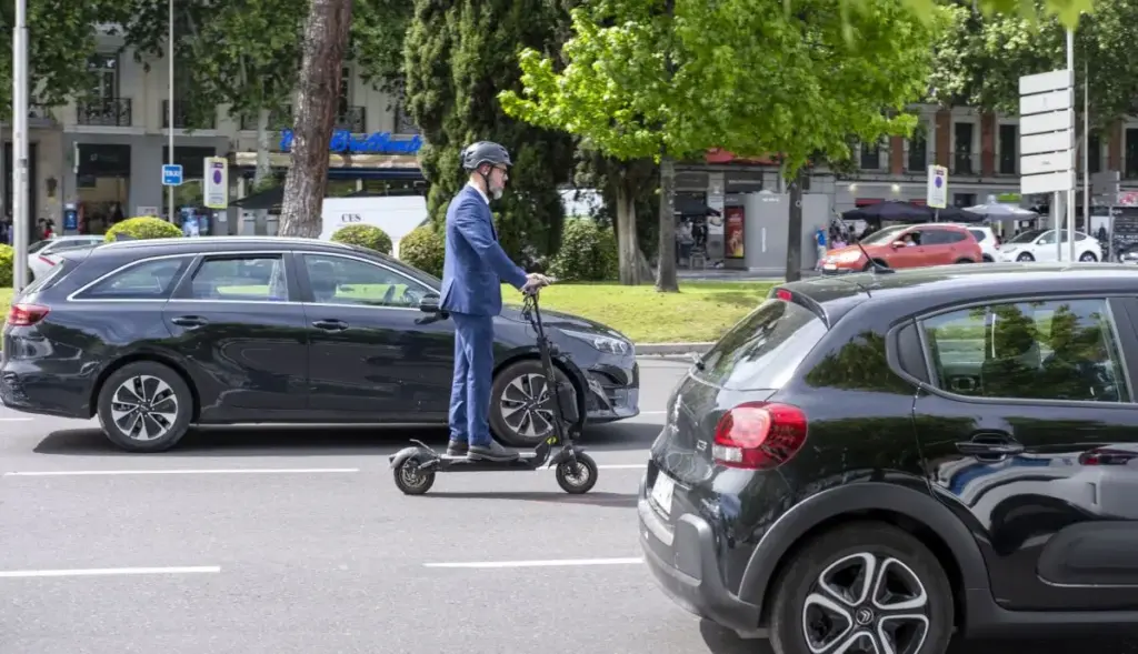 La DGT aplica más cambios en las normas para este 2026 y van mucho más allá de la baliza V16 Fuente: Agencias