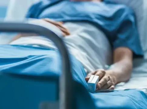empresa permiso hospitalizacion alta medica Lo dice la Audiencia Nacional: tu empresa no puede recortar tu permiso por hospitalización aunque recibas el alta