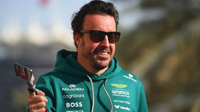Fernando Alonso despierta al Aston Martin en Bahréin mientras Ferrari asusta con el primer récord