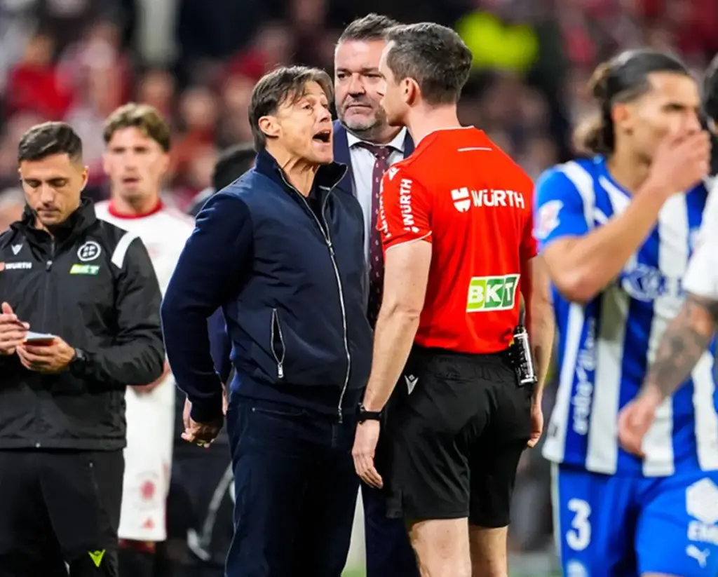 Los entrenadores de LaLiga cierran filas con Almeyda tras su sanción: "Es desmedido" 1 Los entrenadores de LaLiga cierran filas con Almeyda tras su sanción: "Es desmedido" Fuente: Agencias