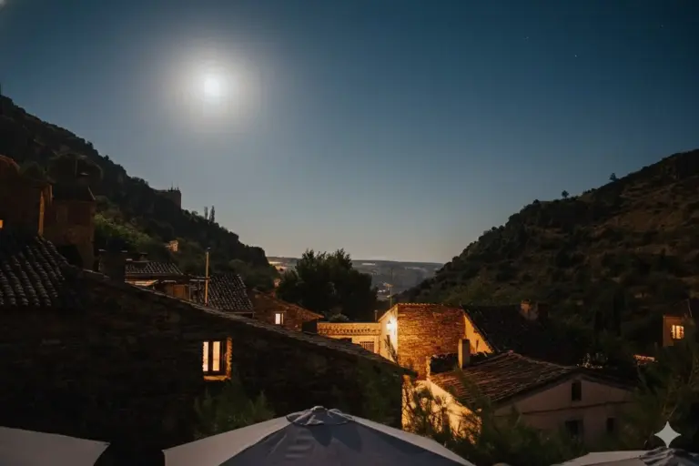 Parece el norte de España, pero es Madrid: descubre la arquitectura de pizarra negra