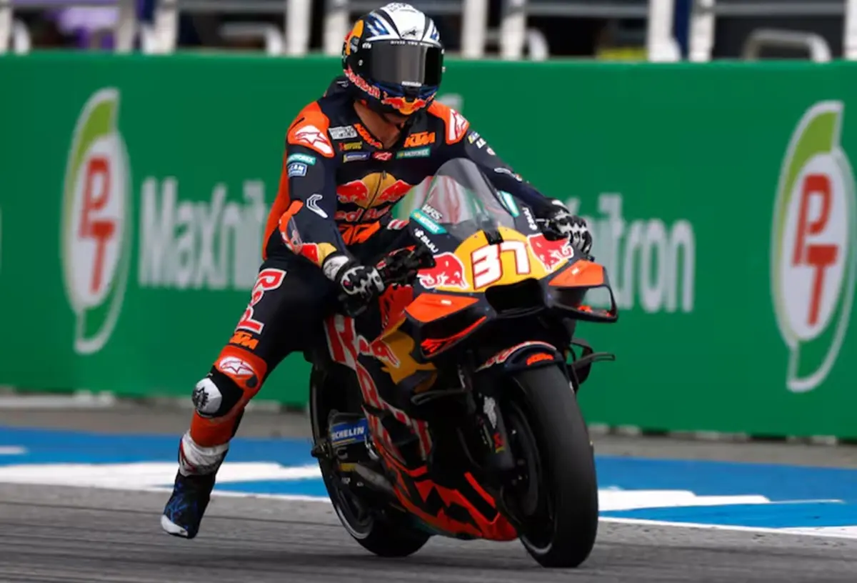 pedro acosta agresividad marquez motogp La agresividad de Pedro Acosta pone contra las cuerdas al campeón