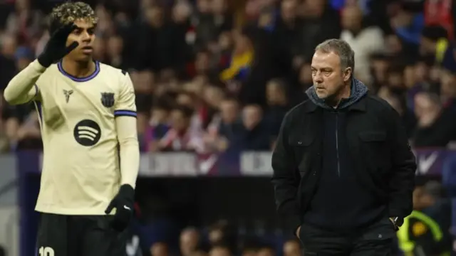 Colapso, errores y 'déjà vu' del Barça en la peor primera parte de la era Flick