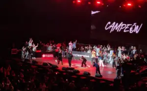 Chuty levantando la copa de FMS España