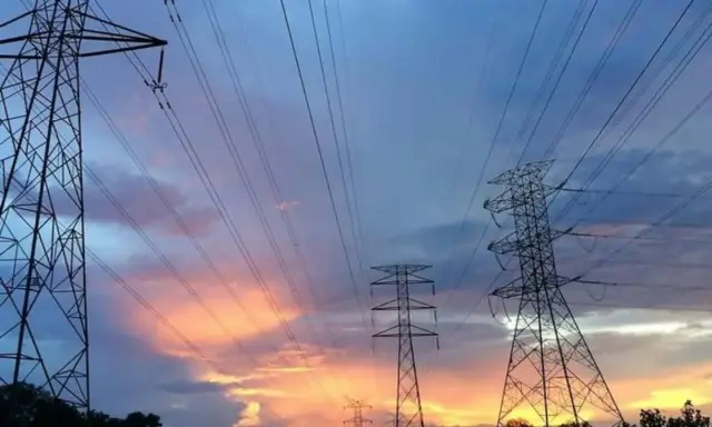 El Gobierno va a meter mano a Aragón: tiene luz gratis para millones de casas