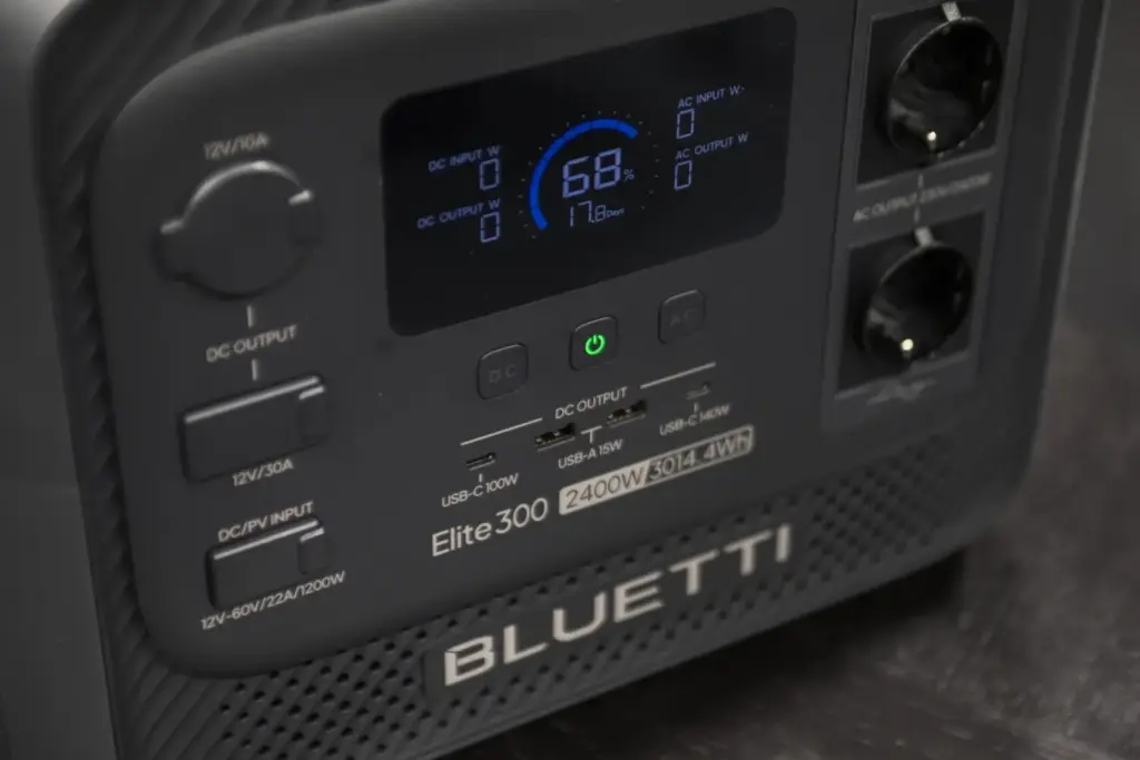 Plano detalle de Bluetti Elite 300