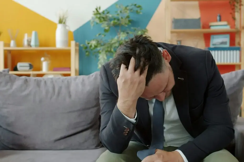 Byung-Chul Han, filósofo: "Hoy no nos explotan desde fuera; somos nosotros mismos quienes nos esclavizamos voluntariamente" 2 Byung-Chul Han, filósofo, sostiene que hoy no nos explotan desde fuera, sino que somos nosotros mismos quienes nos esclavizamos voluntariamente