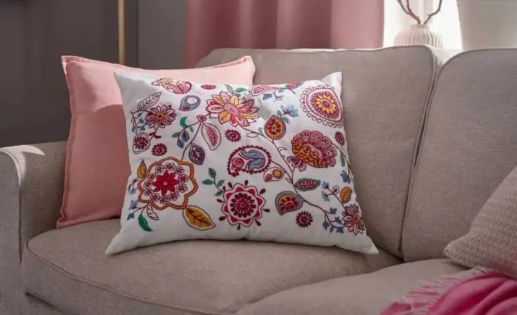 Cojín FJÄLLFRYLE o cómo llevar las flores al sofá