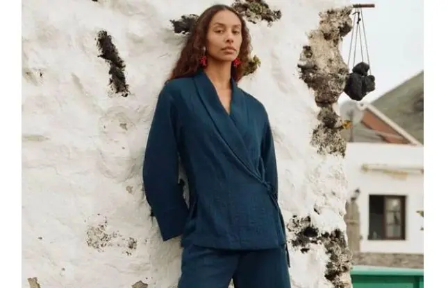 Los 3 conjuntos de Sfera que todas las influencers están recomendando llevar en primavera 1 Renovación del traje clásico en Sfera con inspiración japonesa