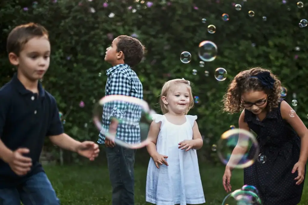 David Pastor Vico, filósofo: "Para unos niños más sanos, tienen que jugar todo lo que puedan desde los 2 a los 16 años" 2 David Pastor Vico, filósofo, defiende que para tener niños más sanos deben jugar todo lo que puedan de los 2 a los 16 años