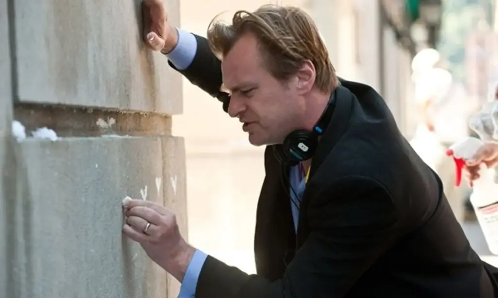 La alianza entre Santiago Segura y Netflix puede hacer que 'Torrente presidente' compita con Christopher Nolan 2 Dos formas de entender el cine… y el negocio