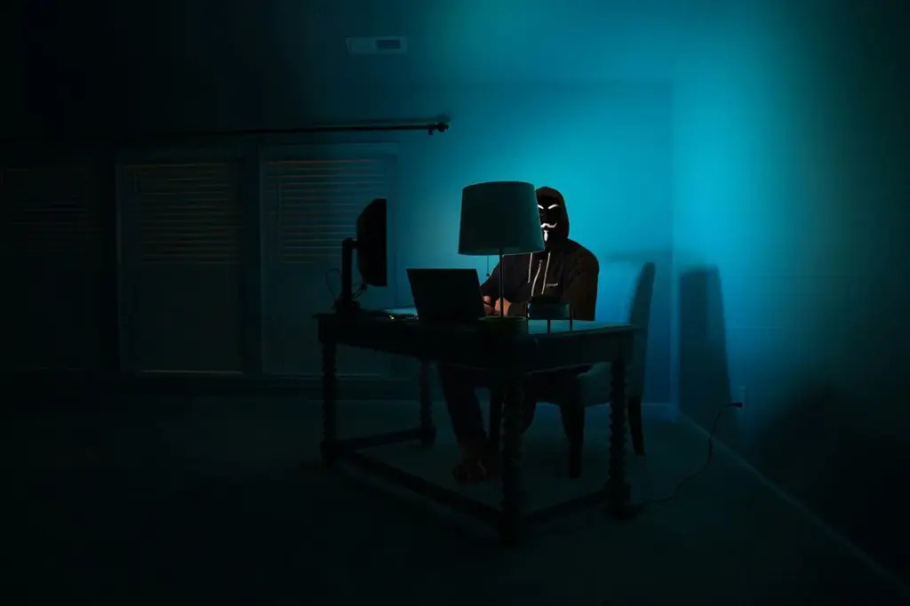 El INCIBE alerta de nuevos casos de sextorsión por email, con chantajes que buscan asustarte para que pagues por miedo a que difundan vídeos íntimos