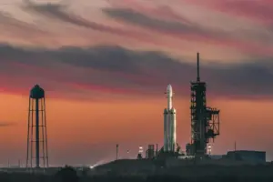 El agua podría convertirse en el propelente clave de una startup surgida de talento de SpaceX para abaratar la exploración espacial