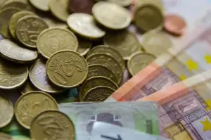 El límite de dinero en efectivo con el que puedes pagar en España a diferencia de otros países de la UE