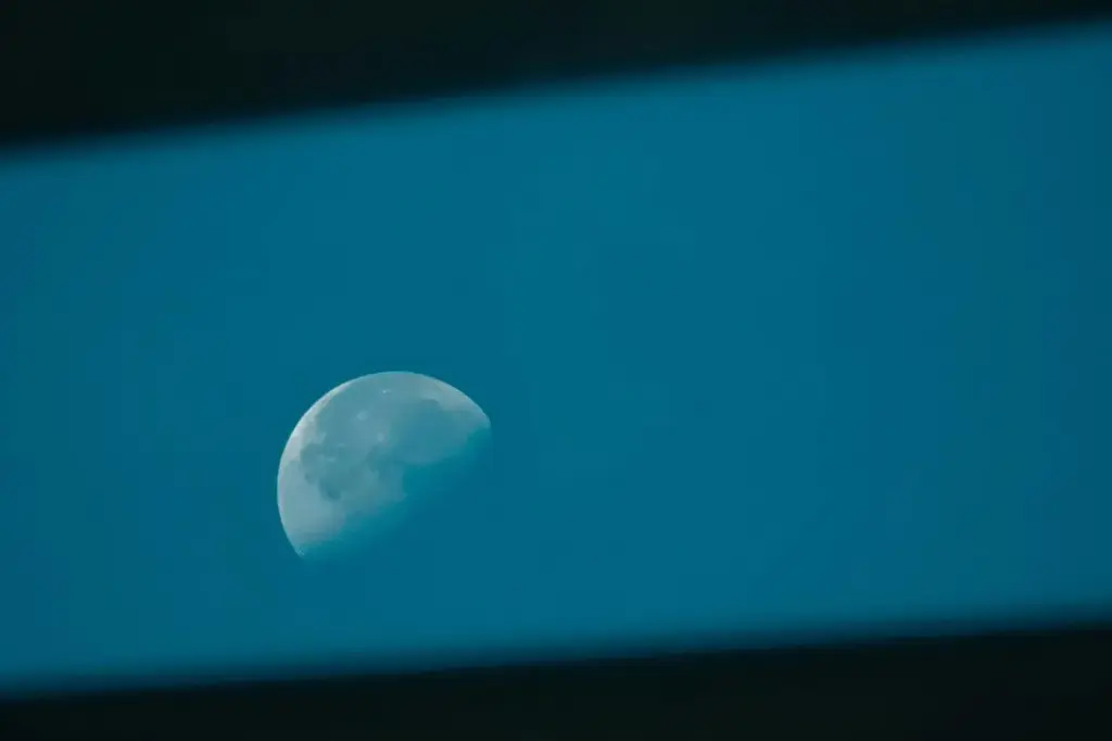 El último descubrimiento sobre el origen de la Luna cuestiona el modelo clásico del gran impacto y plantea un escenario diferente