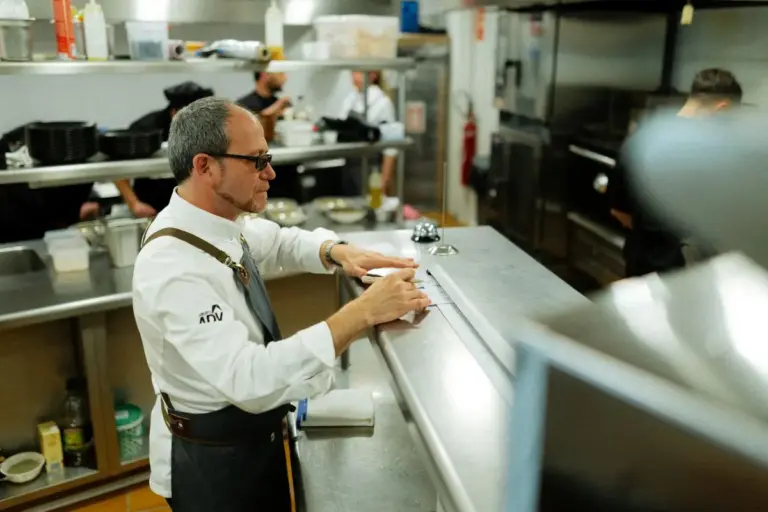 El chef Enrique Pérez viaja hasta Grandvalira para presentar su menú de raíces manchegas ‘Tierra y Sal’