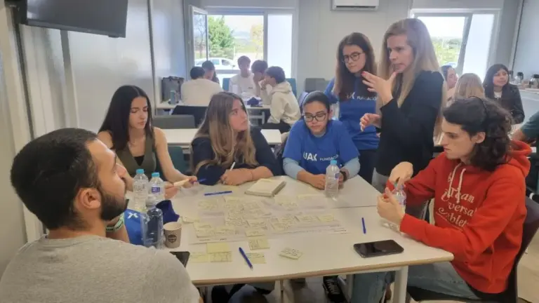 UAX conecta a más de 15.000 estudiantes con empresas líderes para resolver retos reales y adquirir habilidades clave para su empleabilidad