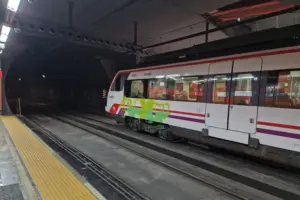 Grafitis trenes Renfe Cercanías