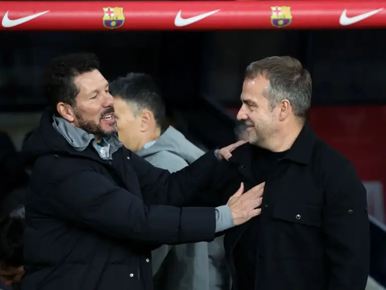 El cruce entre Simeone y Flick en Champions: dos equipos con gran ataque y debilidad atrás