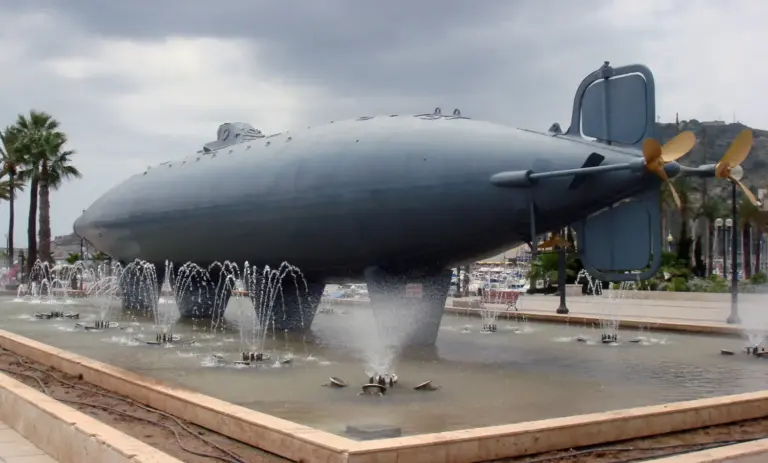 El increíble boicot de la Armada que dejó morir el primer submarino eléctrico del mundo inventado por un marino de Cartagena