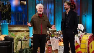 'La Revuelta' se salta el protocolo con una "emisión doble" que juntó a Almodóvar y Pablo Carbonell