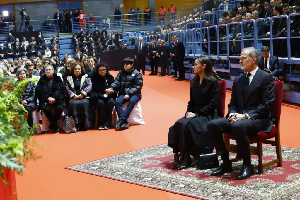 La ausencia protocolaria como máxima muestra de respeto